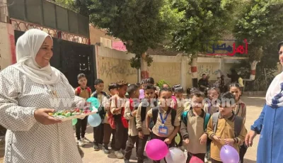 بالبالونات والعرائس.. مدارس الغربية تستقبل العام الجديد
