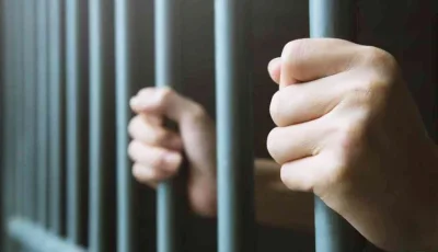 بعد وفاة احد المتهمين .. جنايات نجع حمادي تقصي بالسجن عام في واقعة التعدي على ضابط شرطة بقنا