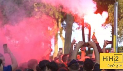 جماهير برشلونة تشعل الأجواء خارج المونتجويك