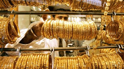 الذهب يكسر الحواجز السعرية في مصر.. عيار 21 عند قمة تاريخية جديدة