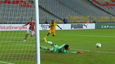 الاهلي.. مصطفى شوبير يتألق ويمنع مرمى الأهلي من الهدف الأول لفريق يانج أفريكانز