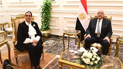 رئيسة المجلس القومي للمرأة تقدم التهنئة للمستشار هشام بدوي