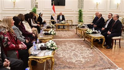 رئيسة المجلس القومي للمرأة تقدم التهنئة للمستشار هشام بدوي