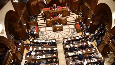 اجتماع برلماني لمناقشة تعديل قانون تنظيم العمل بالمستشفيات الجامعية