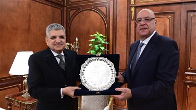 رئيس هيئة قناة السويس يهنئ المستشار هشام بدوي بتوليه رئاسة مجلس النواب