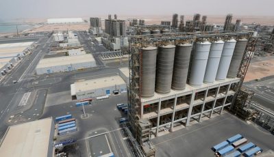 «إس آند بي» تتوقع إبقاء قطاع الطاقة الخليجي الإنفاق الرأسمالي مرتفعاً