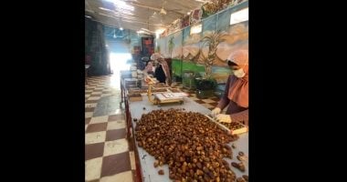 اعرف بلدك.. شاهد مراحل تحضير أفخم تمور العالم لرمضان من الداخلة.. فيديو