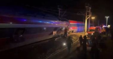 ارتفاع عدد ضحايا تصادم قطارين فى إسبانيا إلى 21 قتيلا.. فيديو