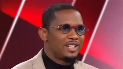 صامويل إيتو يشيد بساديو ماني ويصفه بالقائد العظيم بعد تتويج السنغال بأمم أفريقيا