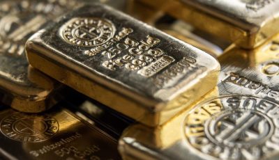 الذهب قرب القمّة بدعم مخاطر الحرب التجارية.. والفضة دون 94 دولاراً