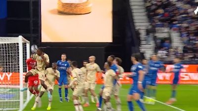 الهلال ضد الفيحاء.. موسكيرا حارس الفيحاء يسجل هدف كارثي في مرماه لصالح الهلال بدوري روشن السعودي