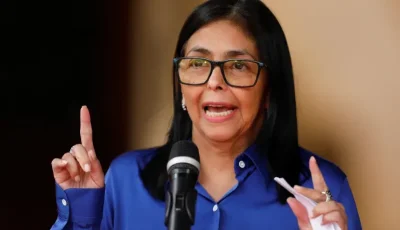 رئيسة فنزويلا تقيل وزير الصناعة أحد الموالين لمادورو