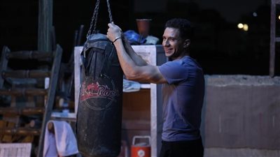 مسلسل بطل العالم الحلقة 6.. هل ينجو ريعو من الاختطاف؟